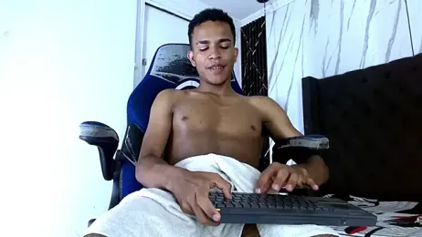 aston_xvera webcam model stream image