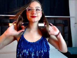 Layna Evans webcam model stream image