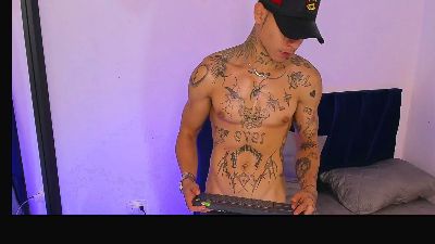 john_mystic1 webcam cam4 model stream image