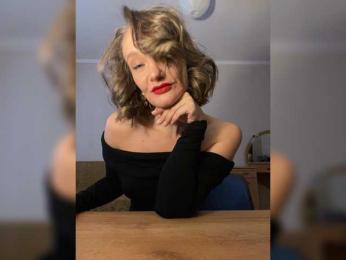 Monro webcam model stream image