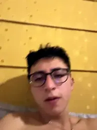 CamiRojas_boy webcam model stream image