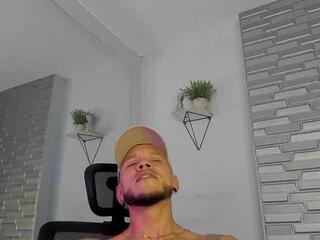 Aron Tayler webcam model stream image