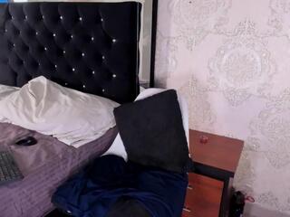 Hanks Love webcam model stream image
