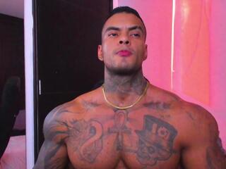 Darius Ions webcam model stream image