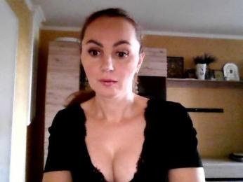 TessBertie webcam model stream image