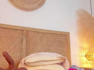cloe-25 webcam camsoda model stream image