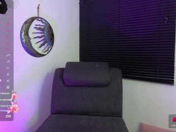 Alahia webcam model stream image