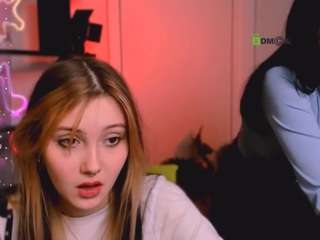 miki-ti webcam camsoda model stream image