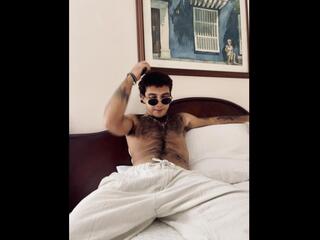 Zack Buttoon webcam model stream image