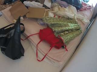 voyeurcam-julmodels-whitebed-1 webcam model stream image