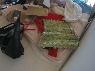 voyeurcam-julmodels-whitebed-1 webcam camsoda model stream image