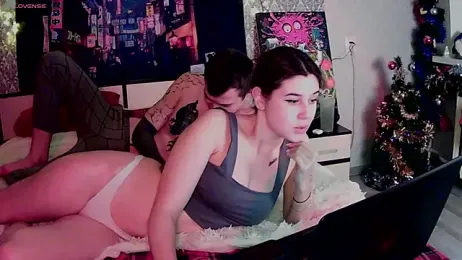 Closer_to_us webcam model stream image