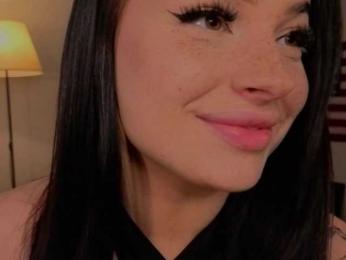 LisaaLiss webcam bongacams model stream image