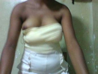 Elinah webcam model stream image