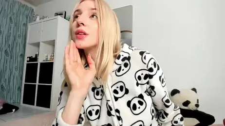 KenzieDawton webcam stripchat model stream image