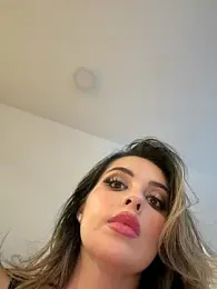 Alirawrz webcam model stream image