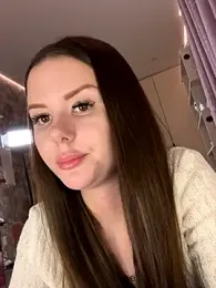 Alina_Vibe_Me webcam model stream image