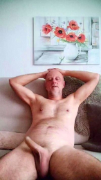newmanbody webcam cam4 model stream image