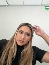 DarianaGuzz webcam model stream image