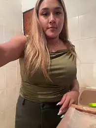 DarianaGuzz webcam model stream image