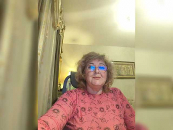 KarinkaSweet webcam model stream image