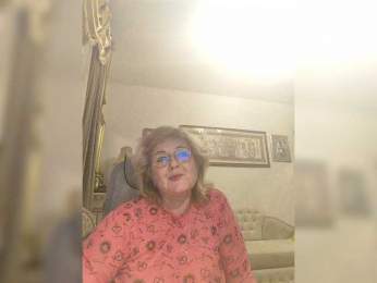 KarinkaSweet webcam model stream image
