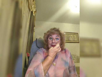 KarinkaSweet webcam model stream image