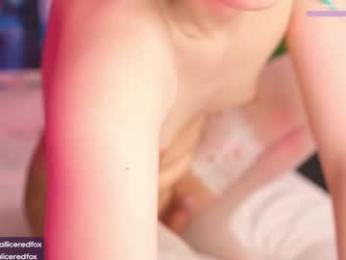 alliceredfox webcam model stream image