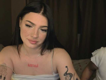 LisaAndDenis webcam model stream image