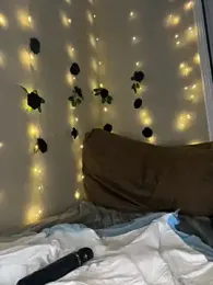 Shuggabutt webcam model stream image