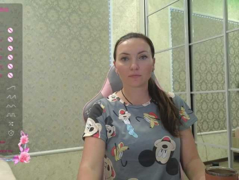 DIVORA webcam model stream image
