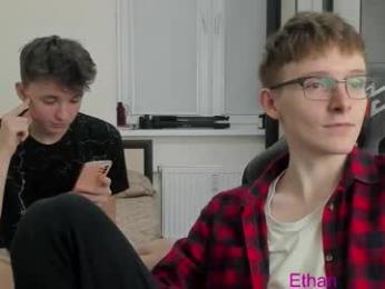 ithan_red webcam model stream image