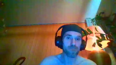BlnAktivGay webcam model stream image