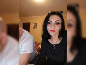 WikiBitch webcam model stream image