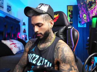 Logan Hugh webcam model stream image