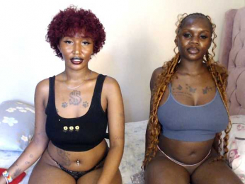 MidnightBloom webcam model stream image