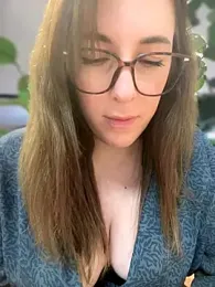MommmyYummy webcam model stream image