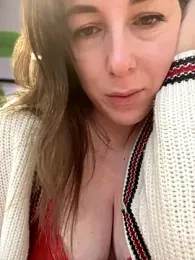 MommmyYummy webcam model stream image