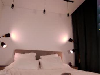 wow_peach_girl webcam model stream image