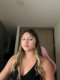 lunablossom_ webcam model stream image