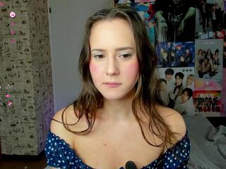 Luccy Rose webcam model stream image