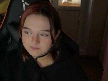 LylyBearrr webcam model stream image