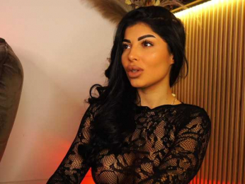 KimyBroox webcam model stream image