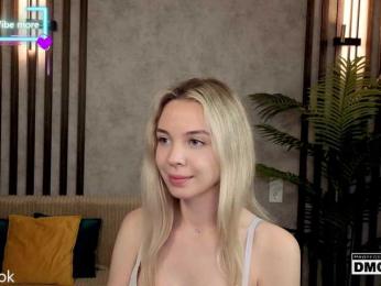 Hollywww webcam model stream image