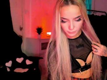 AshMila webcam model stream image
