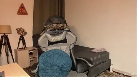 OopsAgain_ webcam model stream image