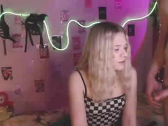 your_horny_friends webcam model stream image