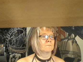 90dTitten webcam model stream image