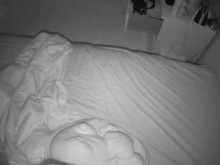voyeurcam-julmodels-greybed-2 webcam model stream image