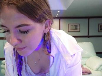 KiraRustle webcam model stream image